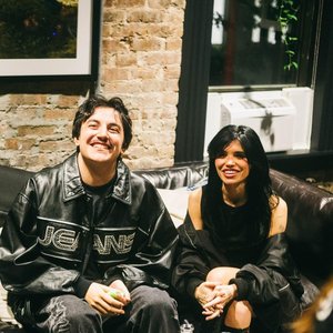 Nessa Barrett & Artemas 的头像