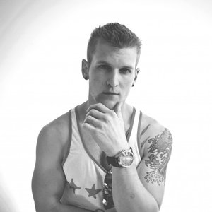 Alexander Lewis. 的头像