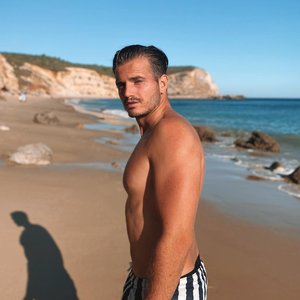 “Tiago Da Silva”的封面