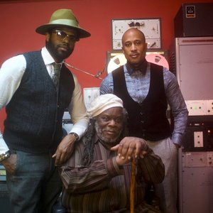 Avatar de Doug Carn, Ali Shaheed Muhammad & Adrian Younge