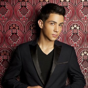 Luis Coronel 的头像