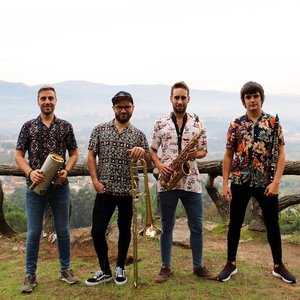 Los Jinetes del Trópico 的头像