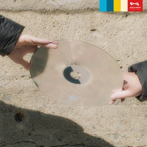 play in stereo