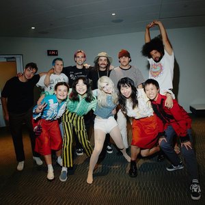Paramore & The Linda Lindas 的头像