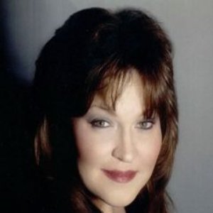 Laura Latham 的头像