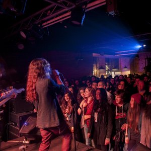 Ra Tsudi Khalkhi Dadis Am Chven Lamaz Kvekanaze