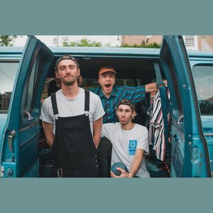 “Milkmen”的封面