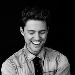 Aaron Tveit のアバター