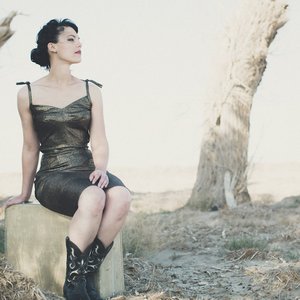Laura Benitez and The Heartache 的头像