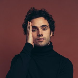 Toby Sebastian 的头像