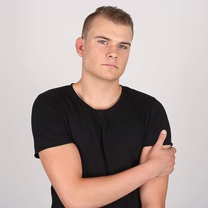 Damian Ray 的头像