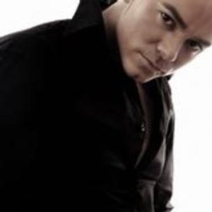 Adrian Leo 的头像