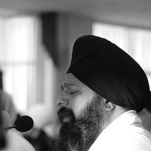 “Bhai Ravinder Singh Ji-Hazoori Ragi Sri Darbar Saheb”的封面