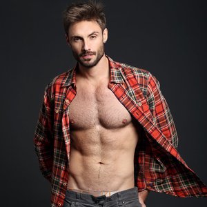 Alex Brizuela 的头像