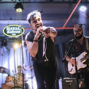 İhtiyar Konuş! 的头像