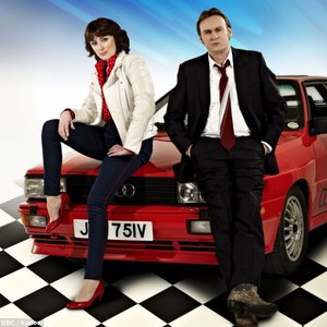Keeley Hawes And Philip Glenister 的头像