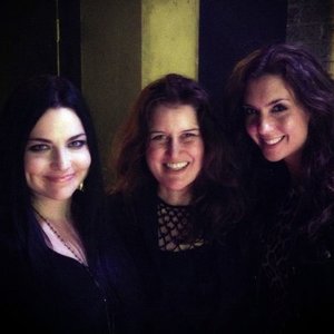 Amy Lee, Paula Cole, & Ashley Arrison 的头像
