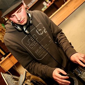 “DJ Shon Beats”的封面
