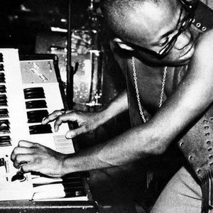 Segun Bucknor & His Revolution 的头像