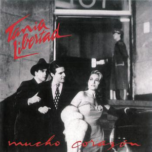 Mucho corazón cover