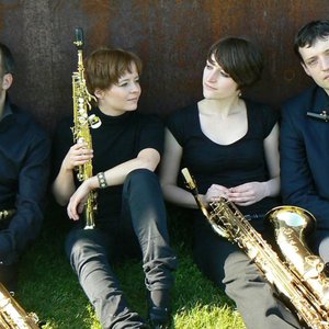 “Sonic Art Saxophone Quartet”的封面