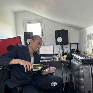 Hendrix Harris 的头像
