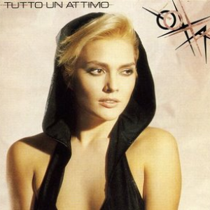 È tutto un attimo cover