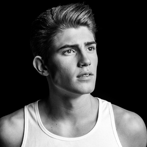 Robin photo provided by Last.fm