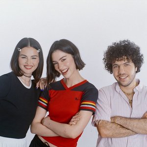 Selena Gomez, benny blanco e Gracie Abrams 的头像