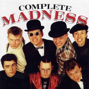 “Complete Madness”的封面