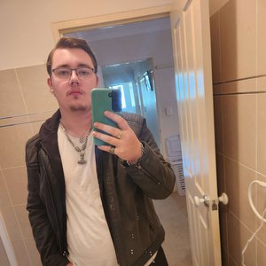 “Gareth West”的封面