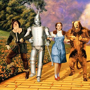 “The Wizard Of Oz Cast”的封面