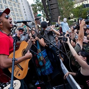 Tim McIlrath, Serj Tankian & Tom Morello 的头像