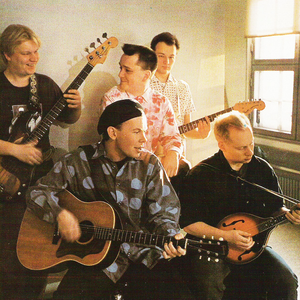 J. Karjalainen yhtyeineen photo provided by Last.fm
