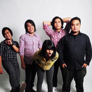 Hello, Is This The Band? 的头像