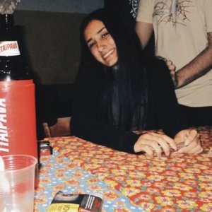 Duas Horas Fora de Casa e Já Começo a Enlouquecer [Explicit]