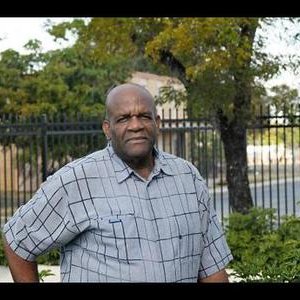 Lloyd Campbell 的头像