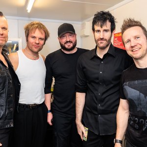 Pendulum x Rou Reynolds 的头像
