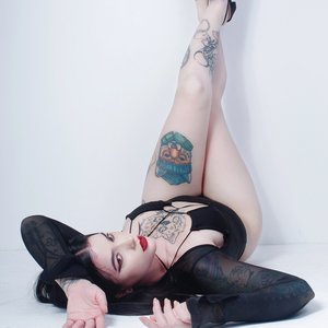 Anika Moon 的头像