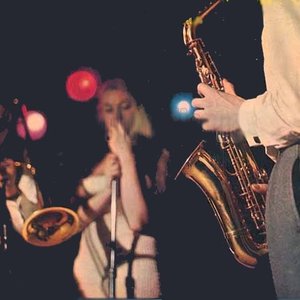 James Award et son orchestre 的头像