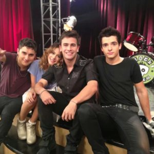 Martina Stoessel e Rock Bones 的头像