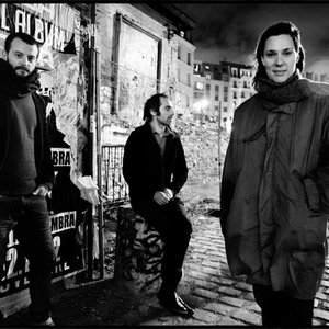 Avatar de Laetitia Sadier Source Ensemble