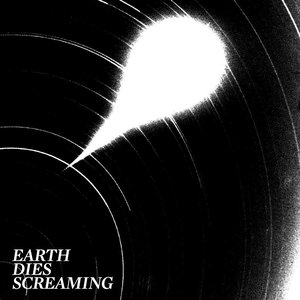 “The Earth Dies Screaming”的封面