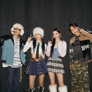 Изображение для 'Kai, SEULGI, Jeno, Karina'