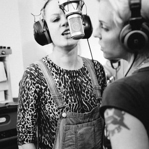 Garbage with Brody Dalle 的头像