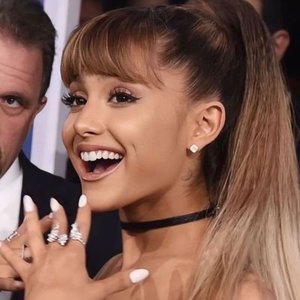 ArianaGrandeVevo 的头像