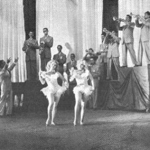 “Aldemaro Romero y su Orquesta”的封面