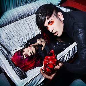 “Blood on the Dance Floor”的封面