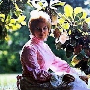 Nancy Adams 的头像