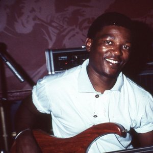 Bakithi Kumalo 的头像